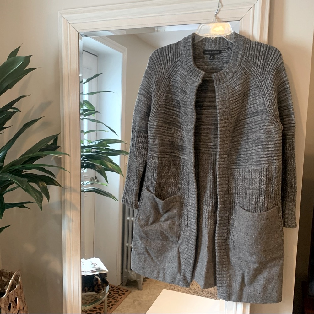 Like New! Banana Republic Petite Sweater Cardigan